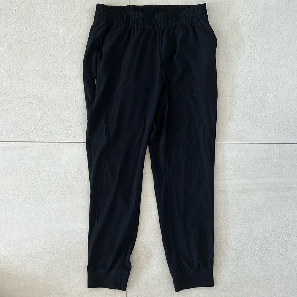 Banana Republic lightweight jogger pant